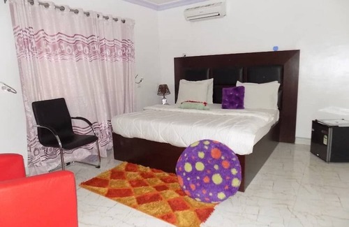 Ibadan Hotel | De Fellas Palace Hotel & Suites