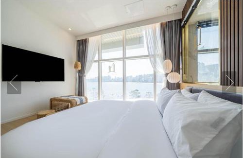 Suyeong-Gu Hotel | De Homme Hotel