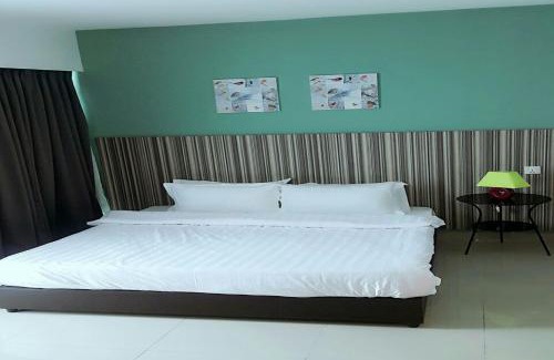 Shah Alam Casa | De Houz @ Setia Alam Trefoil Homestay