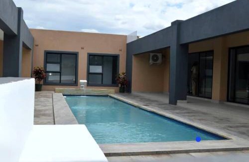 Bulawayo Cama Y Desayuno | De Lux Villa