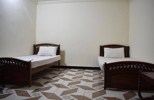 Rawalpindi Hotel | De Metro Guest House