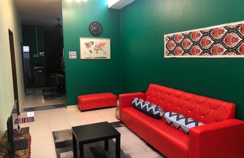 Si Rusa Casa | De.One Homestay