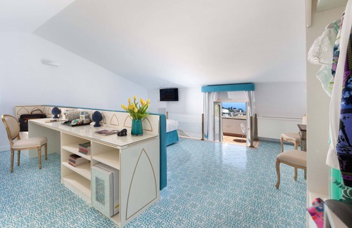 Scala Cama Y Desayuno | De Pando Panoramic Suites 1086