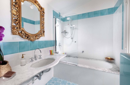 Scala Cama Y Desayuno | De Pando Panoramic Suites 1086
