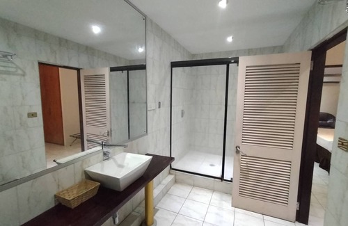 Suva Hotel | De Vos on the Park