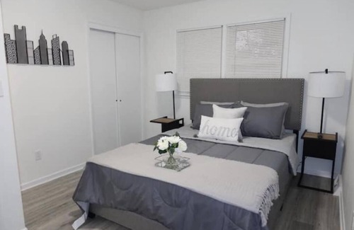 Newtonville Apartamento | Dead end street apt in Colonie