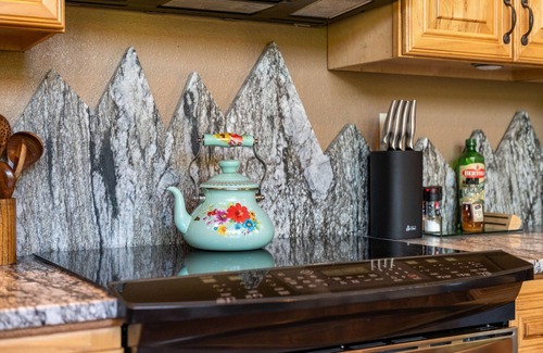 Deadwood Cabina | Deadwood Private Luxury Cabin with Gold Mine and Creek