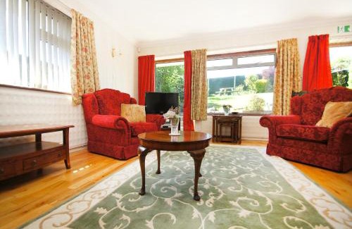Rottingdean Casa | Dean Court Garden - Parking - by Brighton Holiday Lets