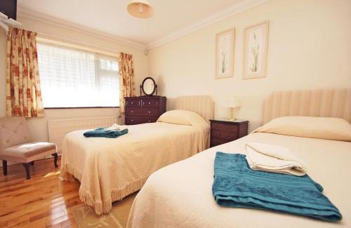 Rottingdean Casa | Dean Court Garden - Parking - by Brighton Holiday Lets