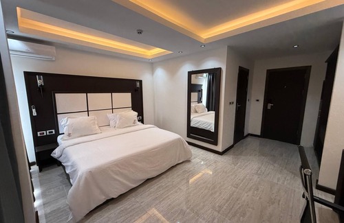 Bonaberi Hotel | Debolonia Palace Hotel
