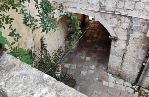 Kotor Old Town Apartamento | Decatera apartment