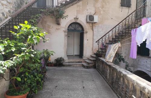 Kotor Old Town Apartamento | Decatera apartment
