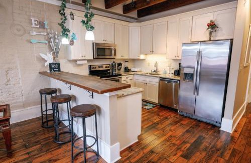 French Quarter Apartamento | Decatur Sugar Mill Blues