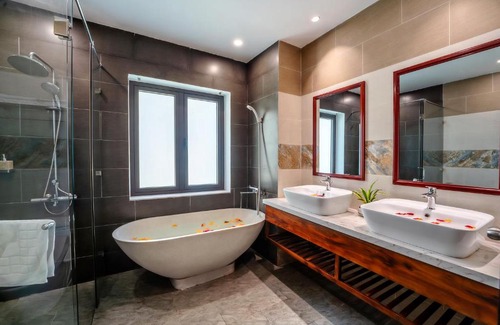 Hoi An City Centre Hotel | December Village Hoi An Villa