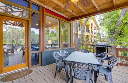 McQueeney Casa | Deck and Gas Grill Riverfront McQueeney Duplex