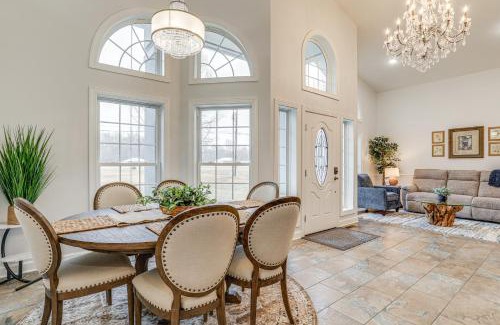 Heber Springs Casa | Deck and Gas Grill Riverfront Home in Heber Springs