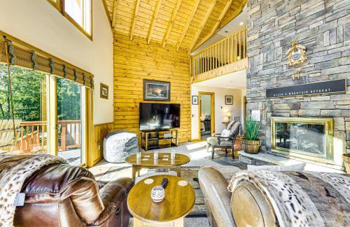 Mace Casa | Deck and Mtn Views Log Cabin By Snowshoe Mountain!