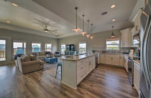 Crystal Beach Casa | Deck and Ocean Views Home in Crystal Beach!