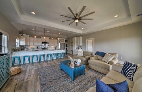 Crystal Beach Casa | Deck and Ocean Views Home in Crystal Beach!