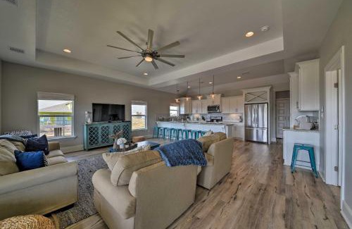 Crystal Beach Casa | Deck and Ocean Views Home in Crystal Beach!