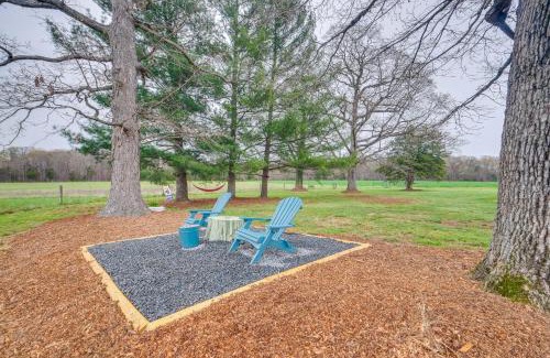 Bealeton Casa | Deck and Pasture Views! Bealeton Farmhouse Escape