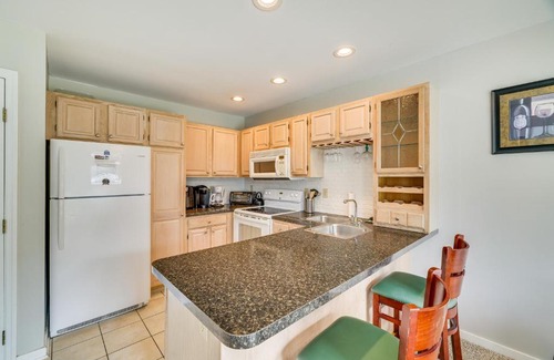 Lake Harmony Casa | Deck and Pool Access Lake Harmony Home!