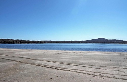 Pocono Lake Casa | Deck and Resort Amenities Arrowhead Lake Home!