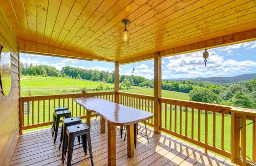 Piney Creek Casa | Deck and Scenic View Historic Cabin in Piney Creek!