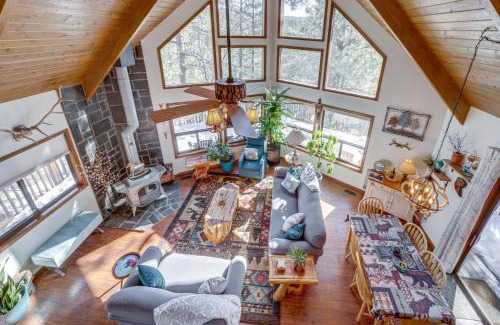 Munds Park Casa | Deck and Scenic Views Munds Park Cabin!