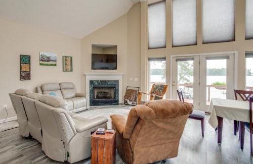 Chapin Casa | Deck and Views Lake Murray Escape in Chapin!