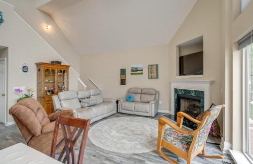 Chapin Casa | Deck and Views Lake Murray Escape in Chapin!