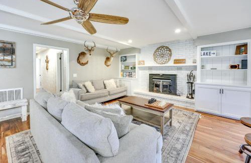 Hodgen Casa | Deck and Views Spacious Lake House Escape