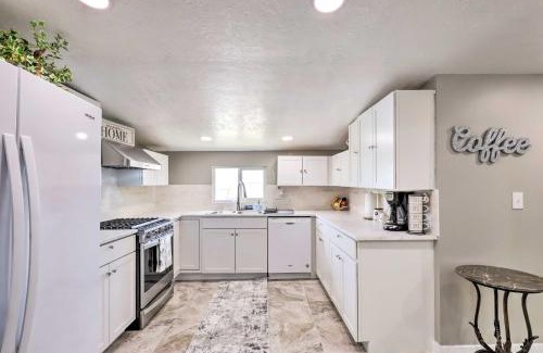 Magna Apartamento | Deck and Yard Pet-Friendly Apartment in Magna!