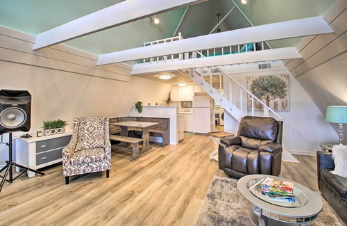 Lake Hamilton Cabina | Deck, Boat Slip + Views: Lake Hamilton Cabin!