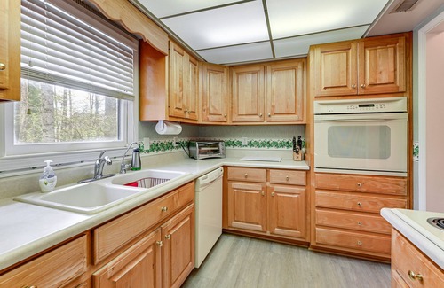 Sky Valley Casa | Deck & Community Perks: Sky Valley Home!