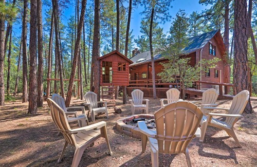 Pine Casa | Deck, Games and Fire Pit Modern Pine Cabin!