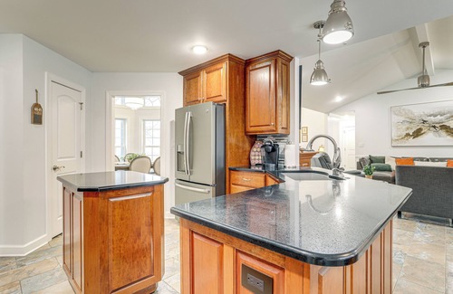 Heber Springs Casa | Deck & Gas Grill: Riverfront Home in Heber Springs