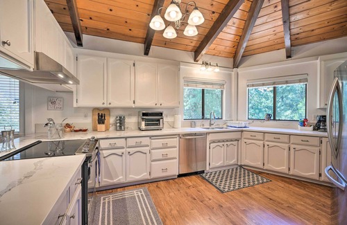 Apple Hill Casa | Deck & Grill: Camino Home in Wine Country!