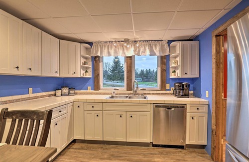 Ovid Casa | Deck & Hot Tub: Pet-Friendly Seneca Lake Home!