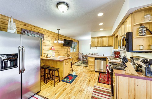 Mace Cabina | Deck & Mtn Views: Log Cabin By Snowshoe Mountain!