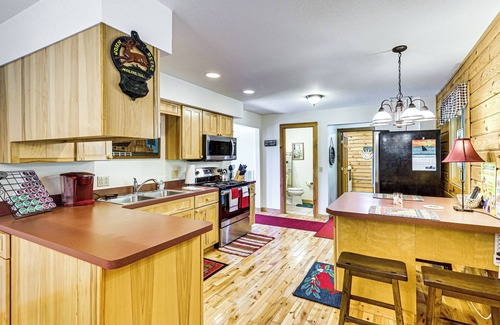 Mace Cabina | Deck & Mtn Views: Log Cabin By Snowshoe Mountain!