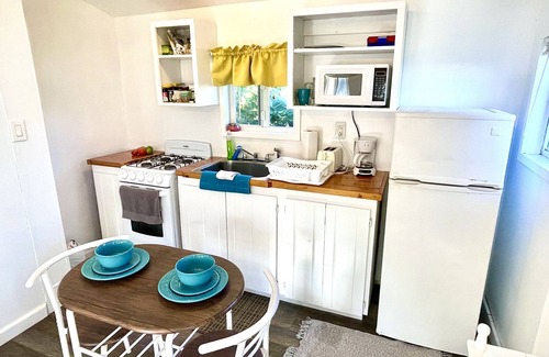 Alice Town Casa | Deck Overhangs Ocean, Walk to Beaches/Bars/Restaurants, WiFi, On-site Parking
