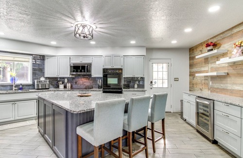 Paradise Hills Civic Casa | Deck, Putting Green & Views: Albuquerque Oasis