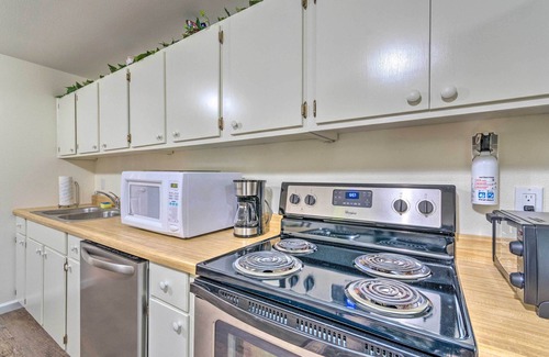 Hot Springs Village Apartamento | Deck w/ BBQ: Hot Springs Village Apt!