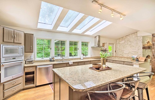Chimney Rock Casa | Deck w/ Fireplace: Pet-Friendly Lake Lure Retreat