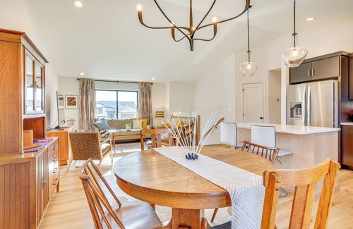 Rochester Casa | Deck w/ Forest Views: Modern Home in Rochester!