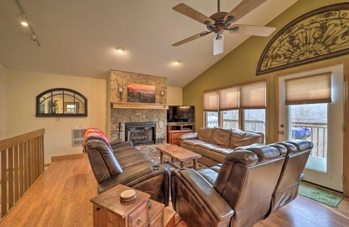Beech Mountain Casa | Decks and Scenic Views Beech Mountain Cabin!