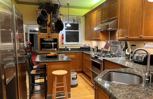Lake Street Apartamento | Decks, Views, Large 4 BR. SF's coolest¹ neighborhood, and family-friendly!