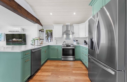 Lake Township Casa | Deckside Dreams on Crystal Lake