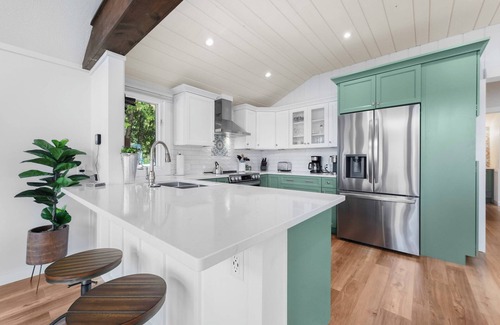 Lake Township Casa | Deckside Dreams on Crystal Lake